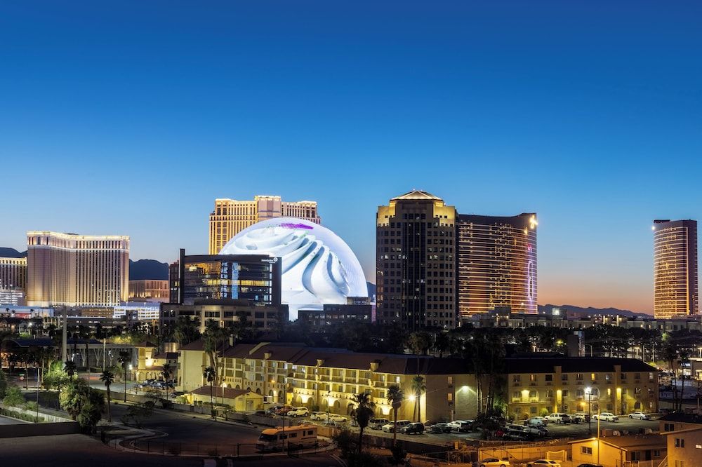 undefined DoubleTree by Hilton Las Vegas East Flamingo 3