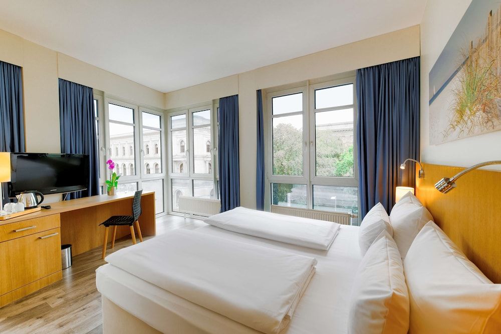 undefined Hotel Berlin Mitte by Campanile 2