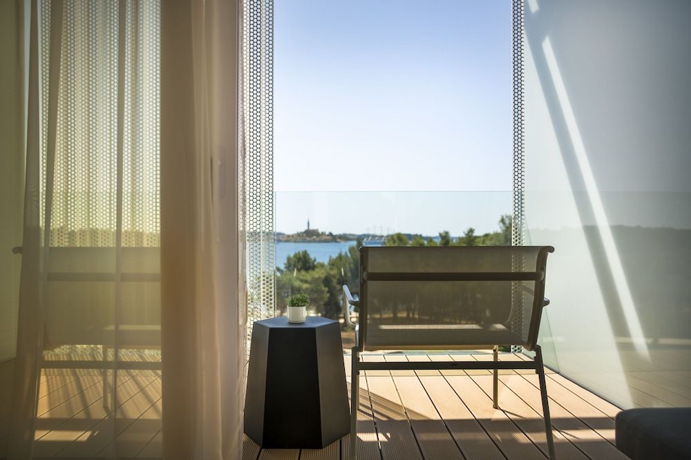 Maistra Select Family Hotel Amarin Premium   family room with balcony, sea side 5