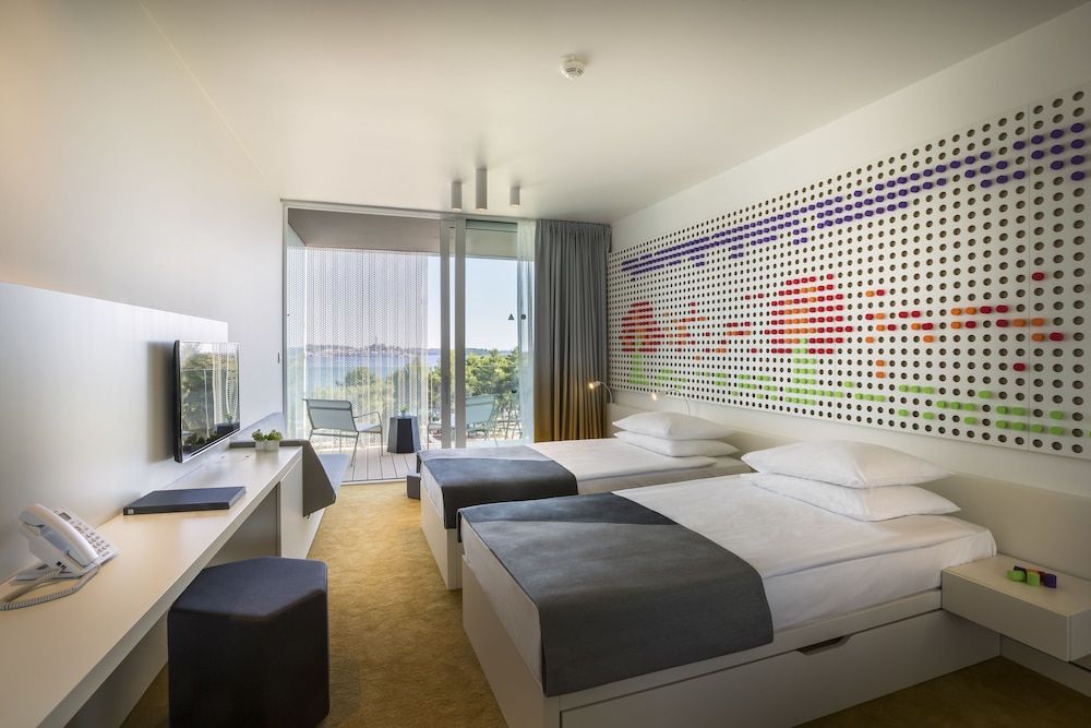 Maistra Select Family Hotel Amarin Premium   family room with balcony, sea side 3