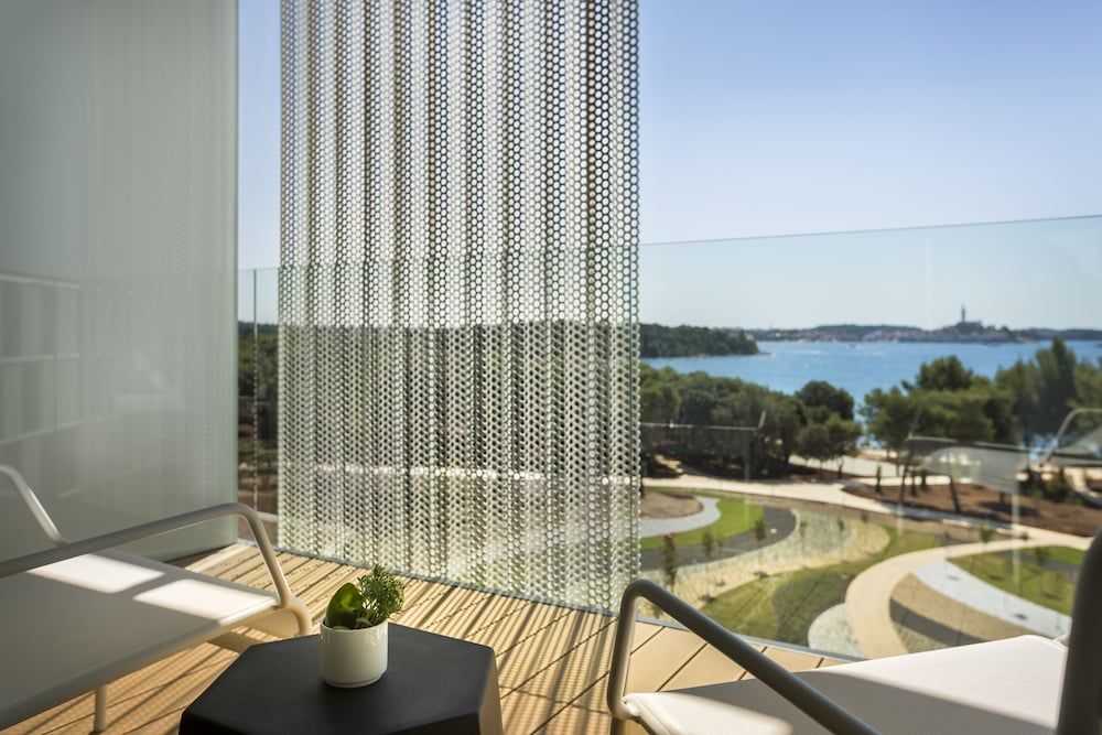 Maistra Select Family Hotel Amarin Premium   family room with balcony, sea side 6