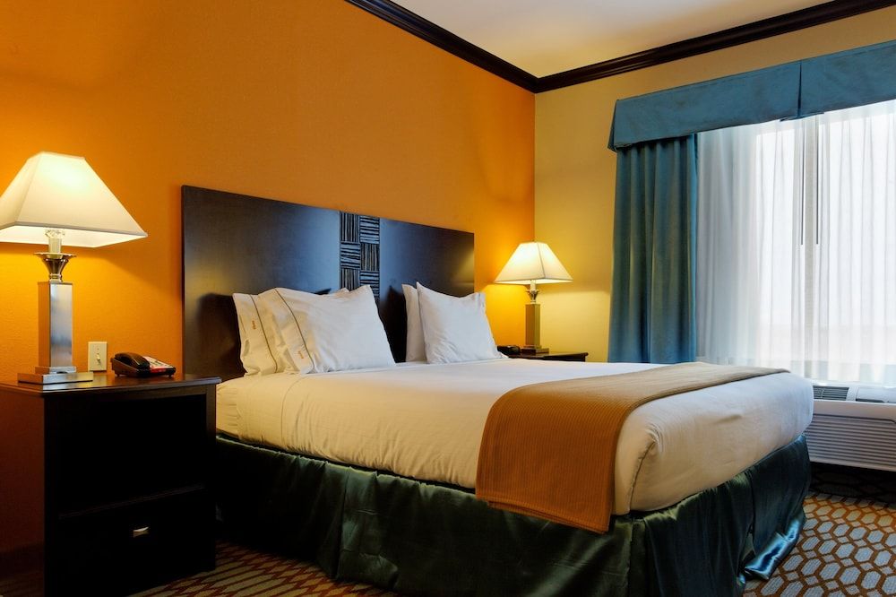 Standard Room, 1 King Bed, Accessible (Comm, Roll Shwr)