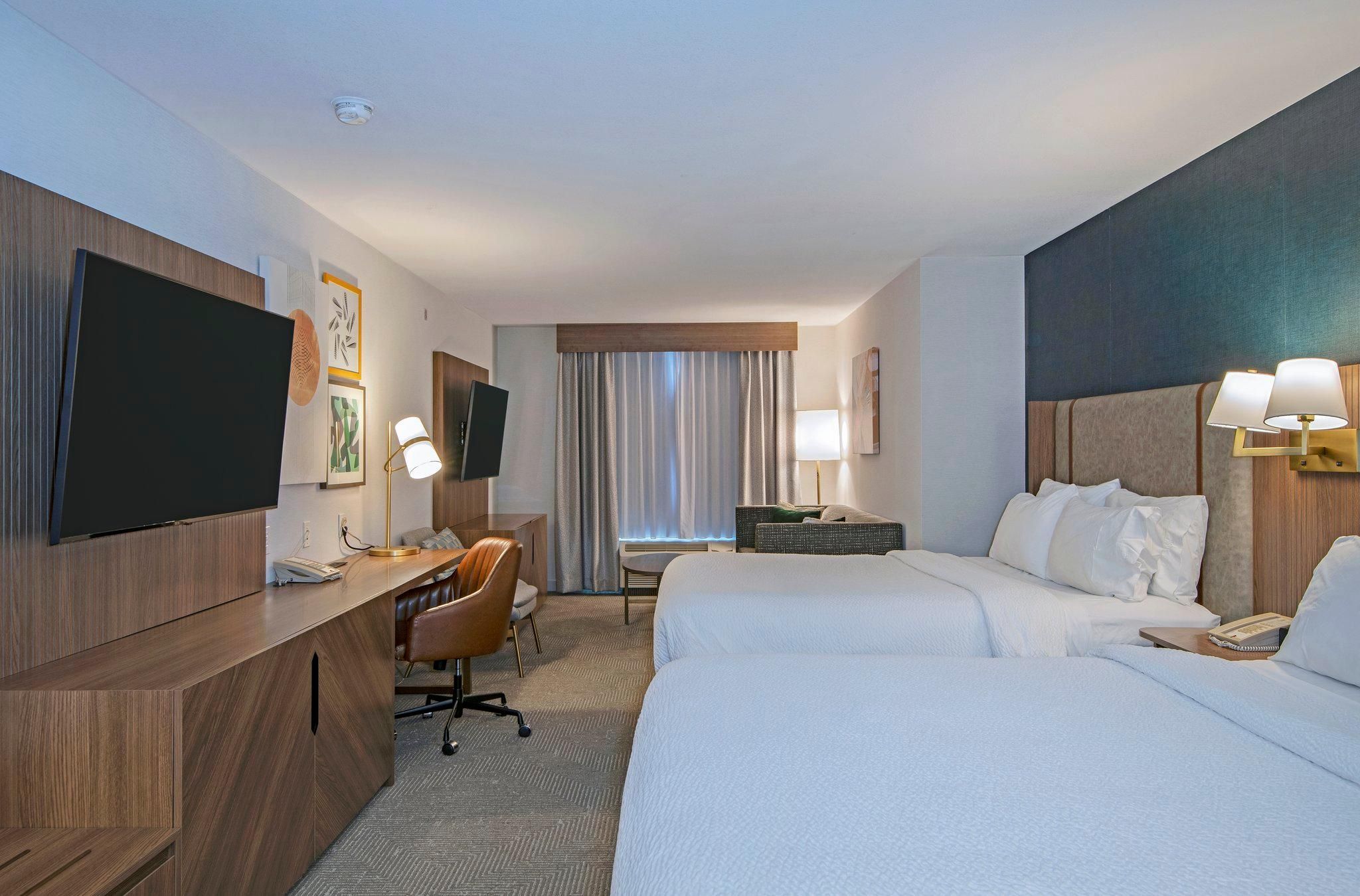 2 Queen Beds Premium