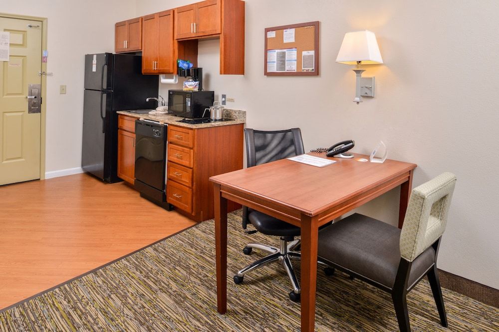 Studio Suite, 1 Queen Bed, Accessible Bathtub (Mobility)