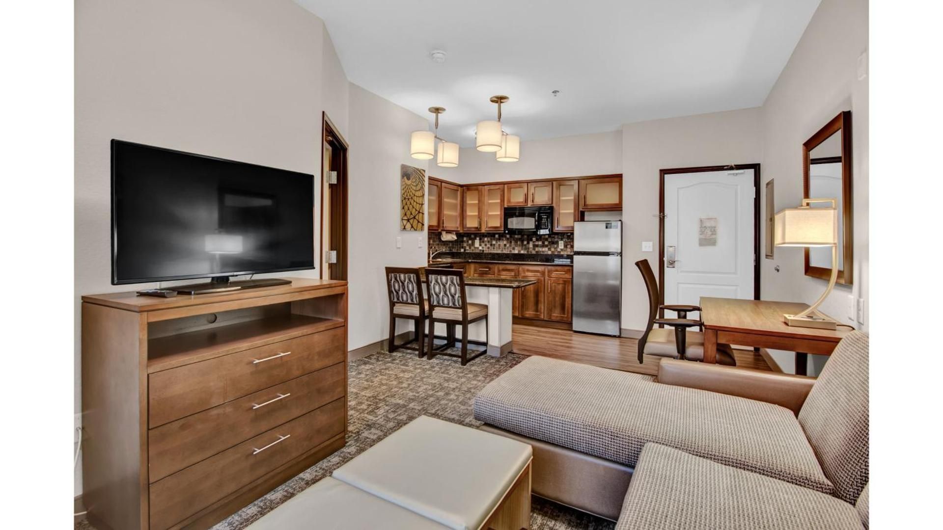 One-Bedroom King Suite - Communications Accessible