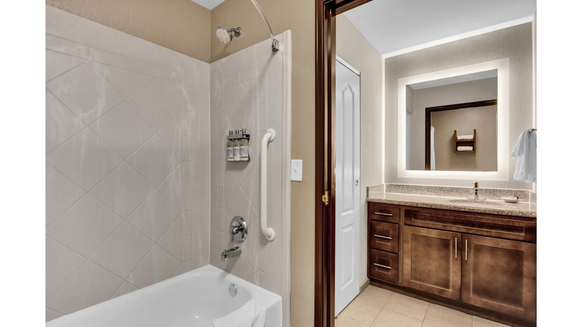 1 King 1 Queen Beds 2 Bedroom Suite