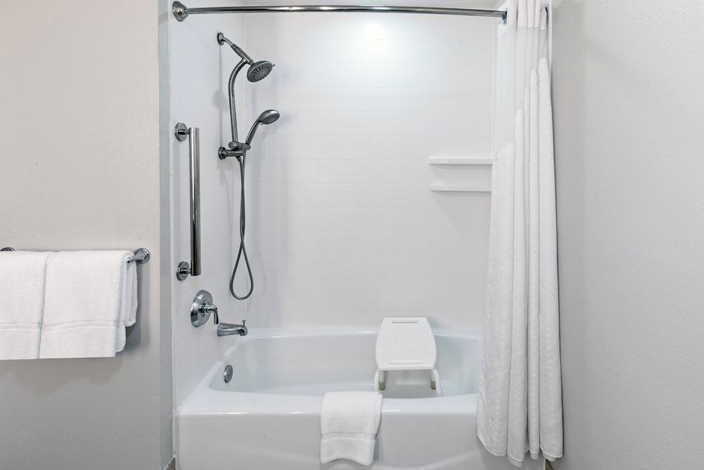 Standard Room, 1 King Bed, Accessible (Communications Accessible)