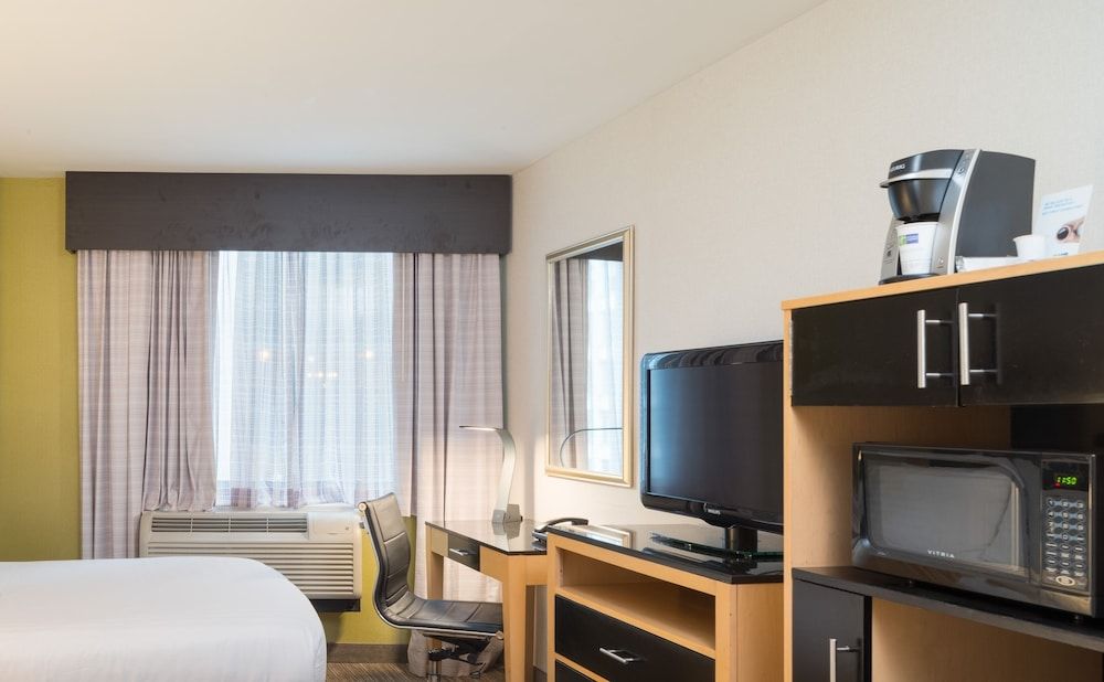undefined Holiday Inn Express New York City- Wall Street by IHG 9