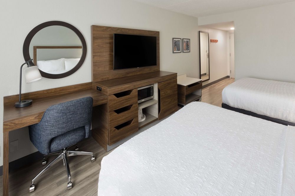 Room, 2 Queen Beds, Accessible, Non Smoking