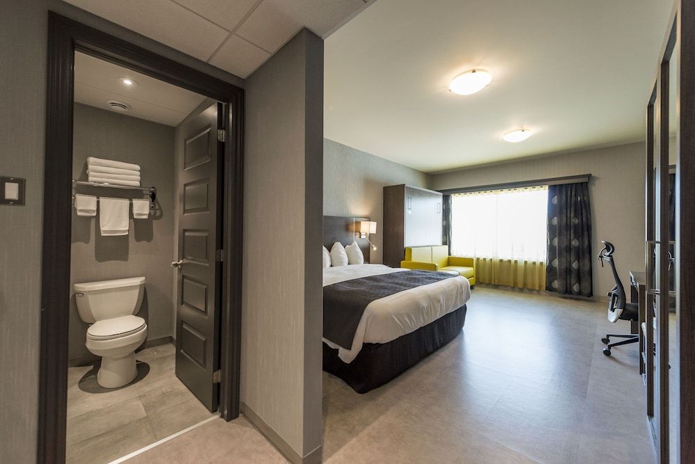 Hôtel & Suites Le Dauphin Drummondville Room (Distinction) 3