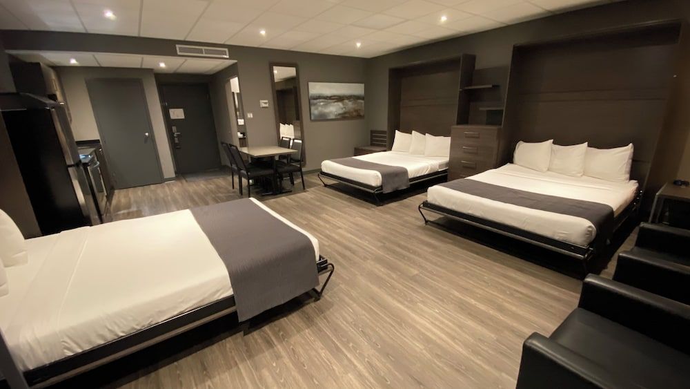 Hôtel & Suites Le Dauphin Drummondville Family Studio Suite 3