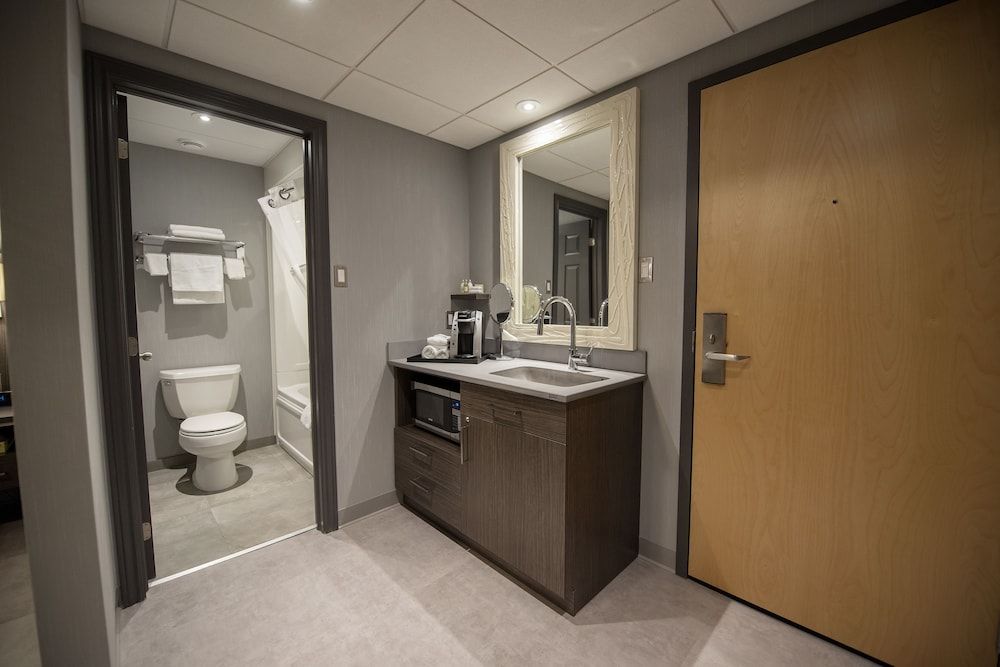 Hôtel & Suites Le Dauphin Drummondville Room (Distinction) 5