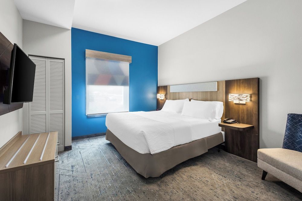 Standard Room, 1 King Bed (Leisure)