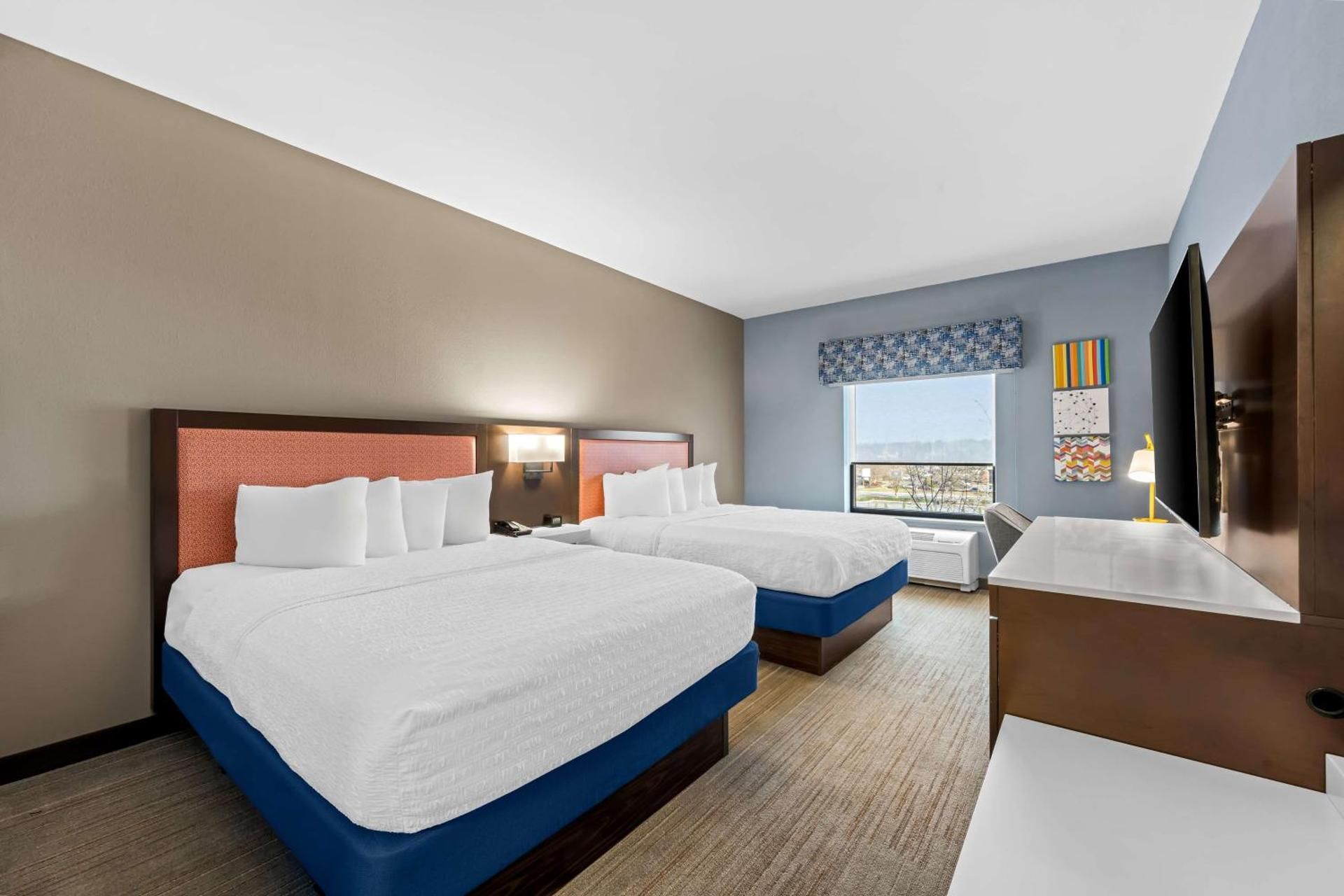 Room with Two Queen Beds - Non-Smoking