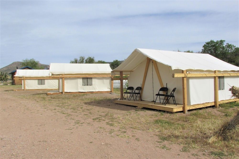 Grand Canyon Western Ranch Tent (Glamping Medium) 3