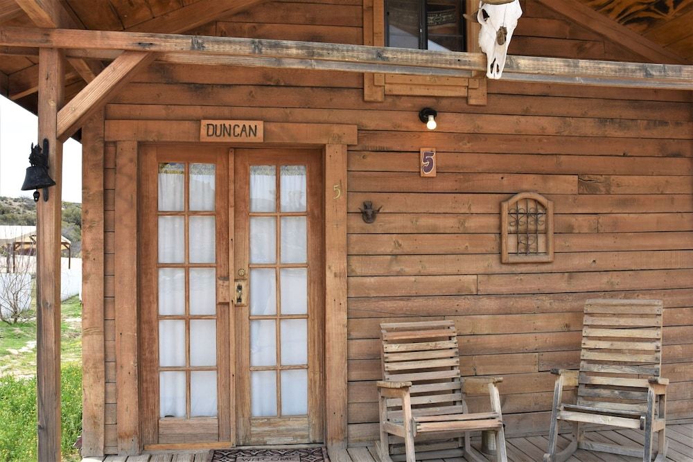 Grand Canyon Western Ranch Cabin (Small Pine) 3