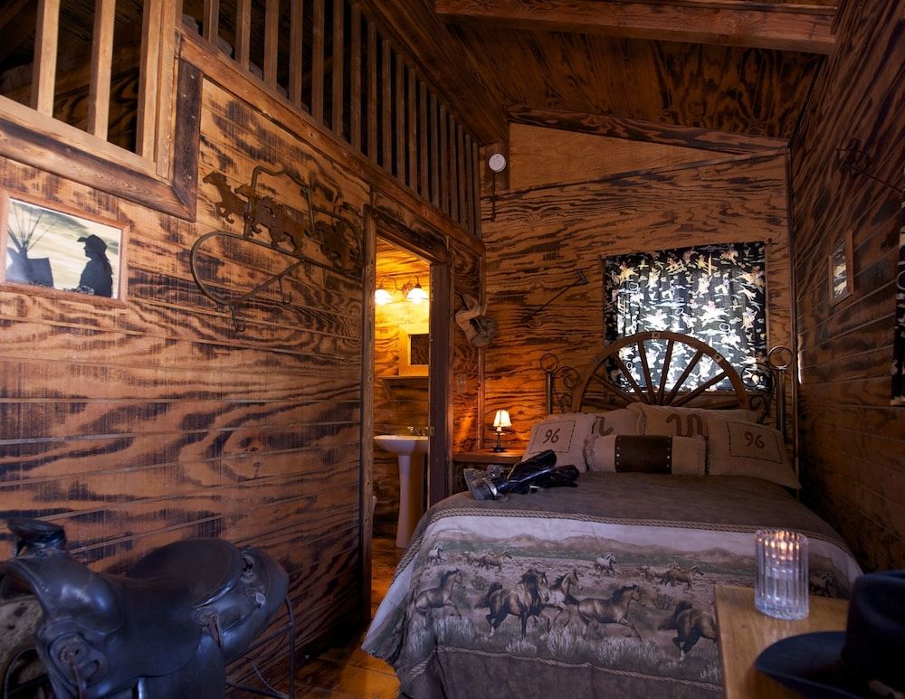 Cabin (Medium Pine)