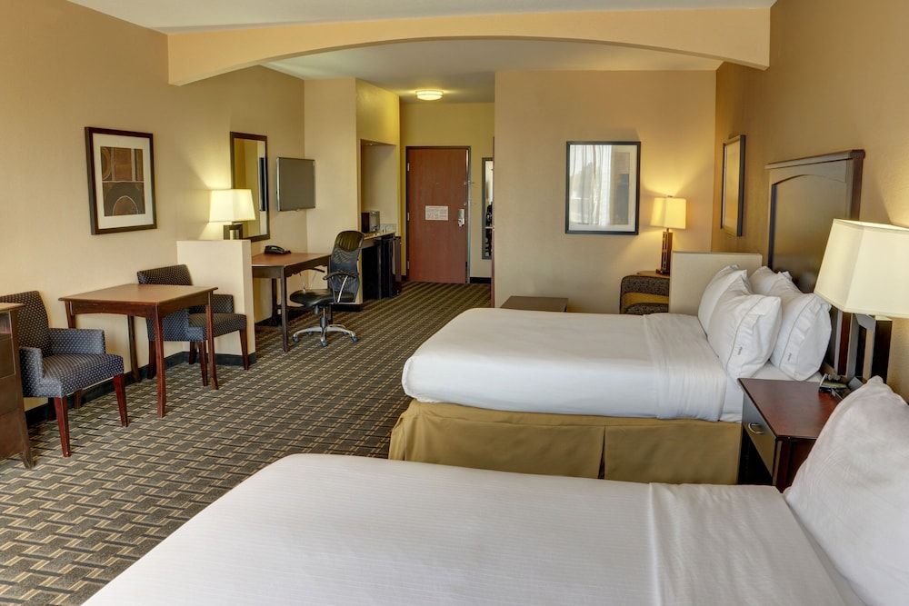 Suite, Multiple Beds