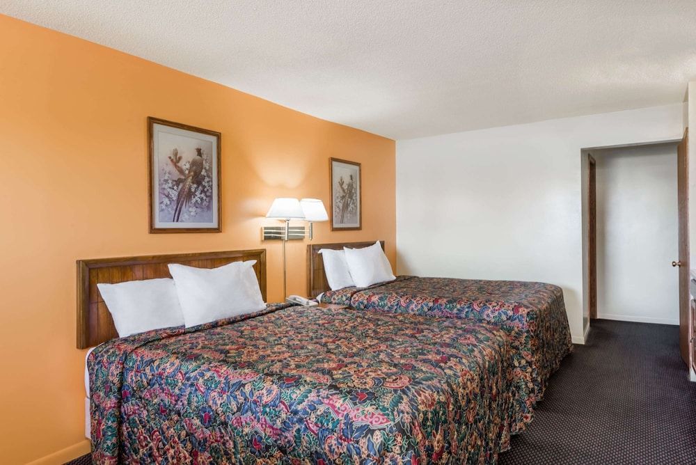 Knights Inn Chanute Room, 2 Double Beds, Non Smoking 2