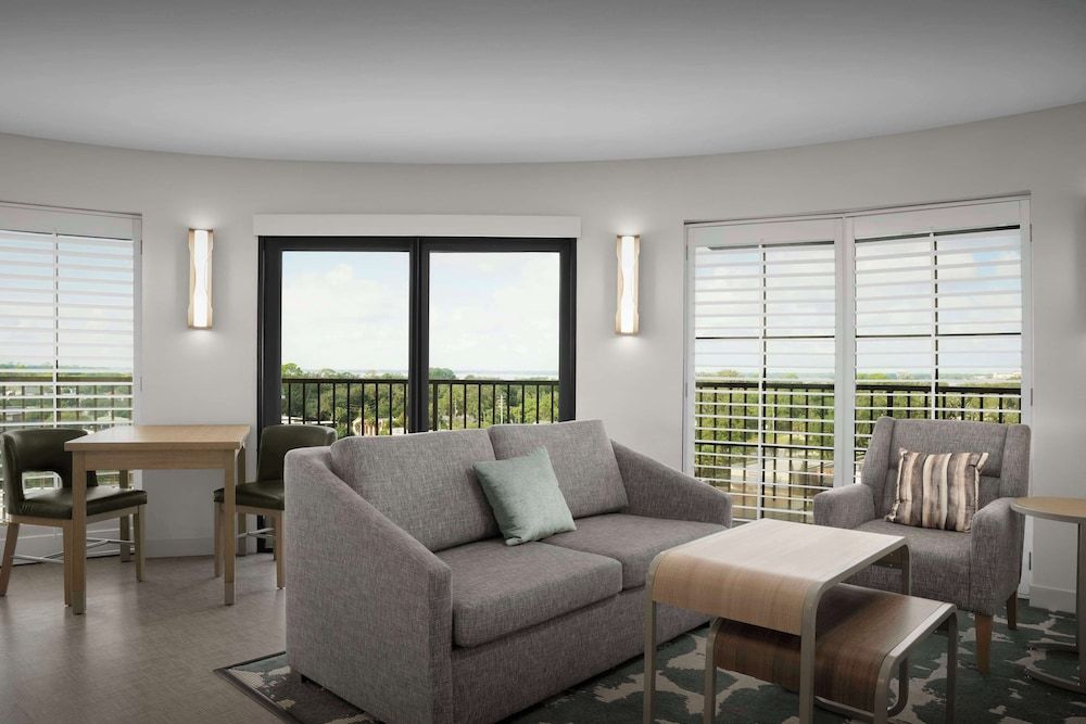 2 Bedroom Suite, 2 King Beds, Accessible (Roll-In Shower)