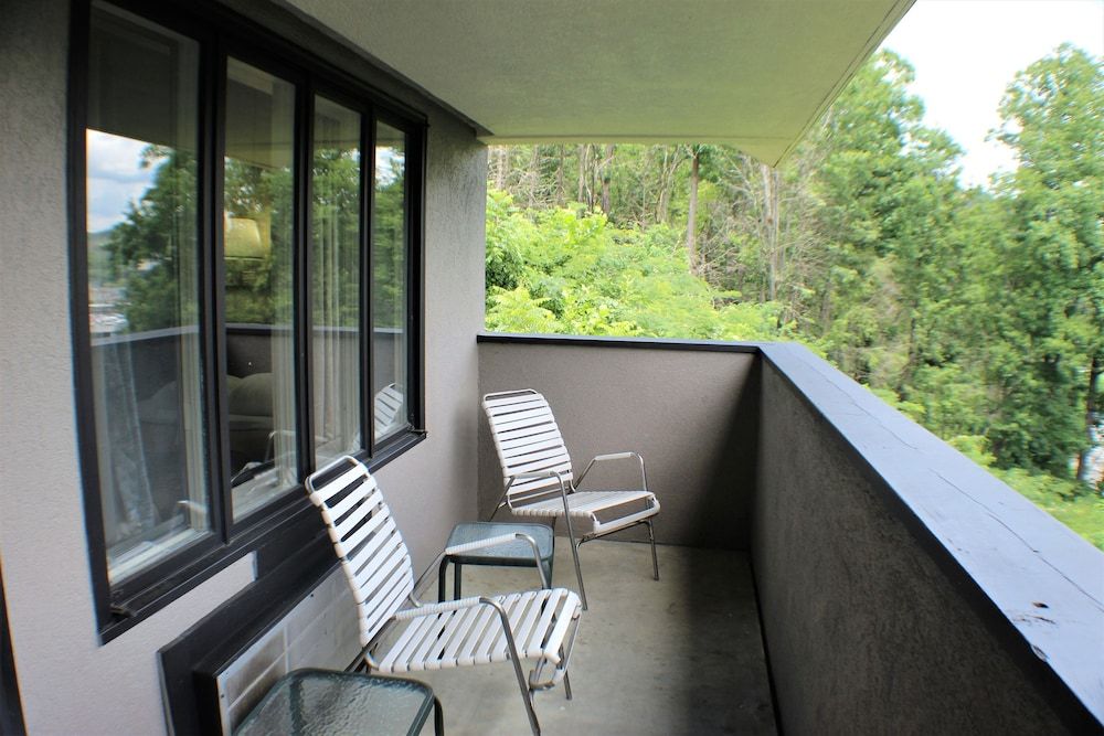 Room, 2 Double Beds, Mountain View (with Fireplace)