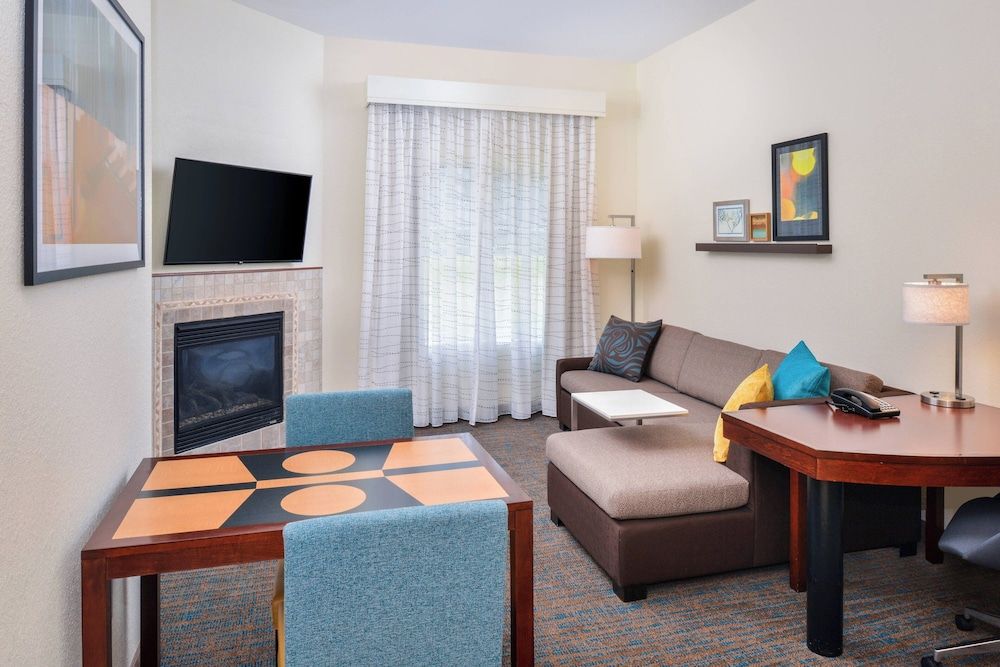 Suite, 1 Bedroom, Non Smoking (Mobility/Hearing Accessible, Tub)