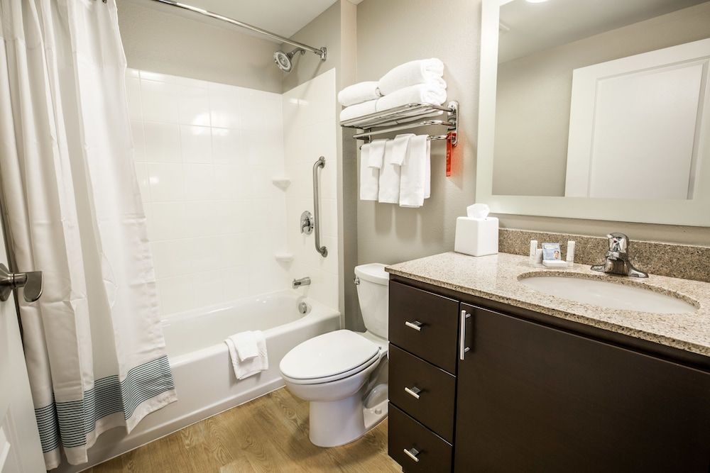 Studio, 1 King Bed with Sofa bed (Hearing Accessible)