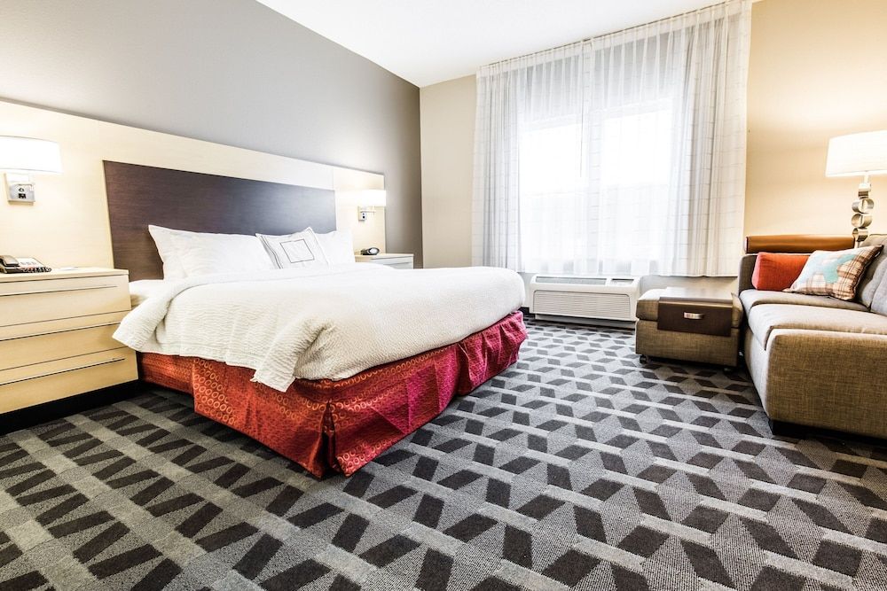 Studio, 1 King Bed with Sofa bed (Hearing Accessible)
