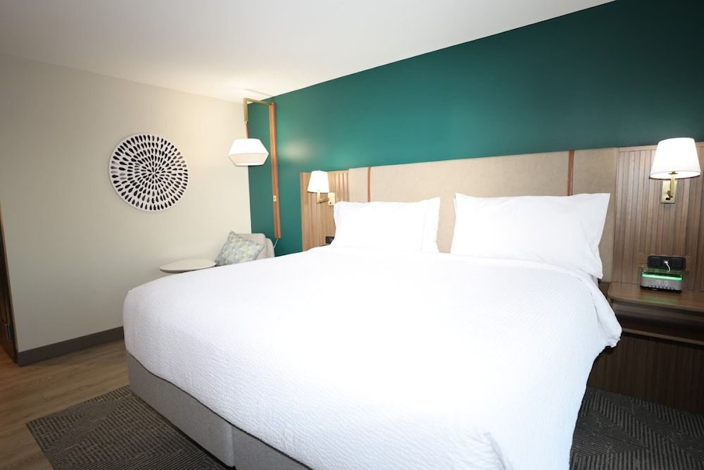 Standard Room, 1 King Bed