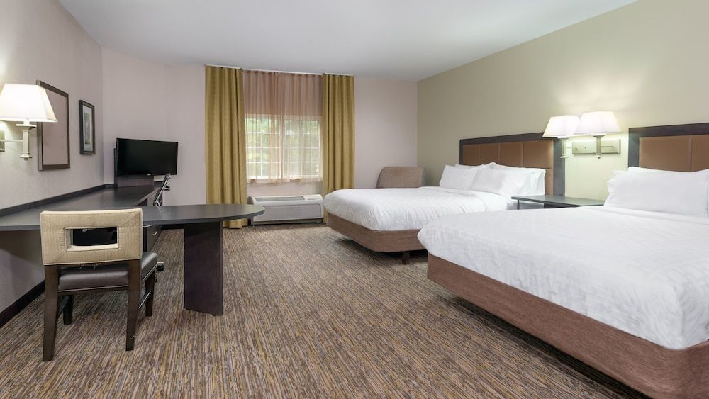 Studio Suite, 2 Queen Beds, Kitchen