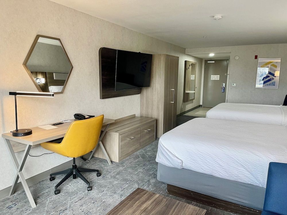 Suite, Multiple Beds