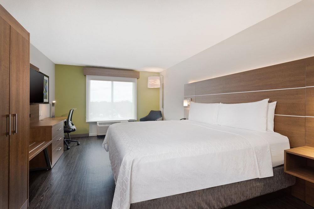 Standard Room, 2 Queen Beds (Walk-In Shower)