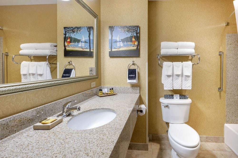 Best Western Plus Ponderay Mountain Lodge Suite, 2 Queen Beds, Non Smoking, Refrigerator & Microwave 5