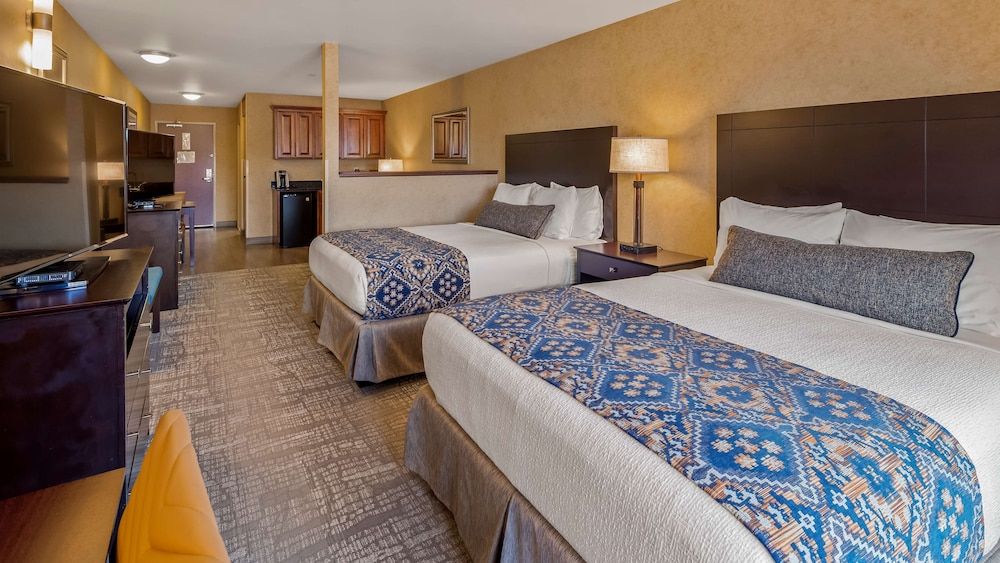 Best Western Plus Ponderay Mountain Lodge Suite, 2 Queen Beds, Non Smoking, Refrigerator & Microwave 2