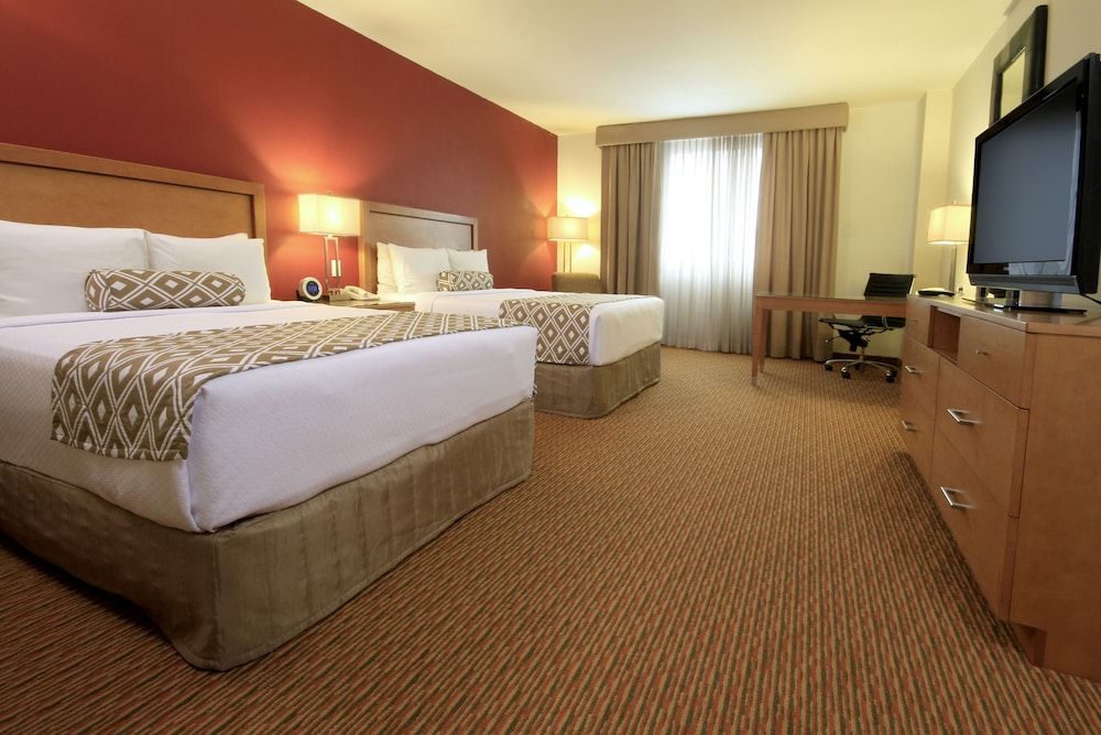 Standard Room, 2 Queen Beds, Club Lounge Access