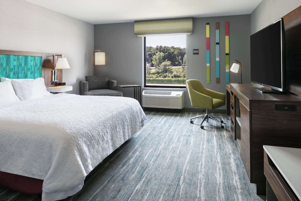 1 King Bed, Accessible, Bathtub, Non Smoking