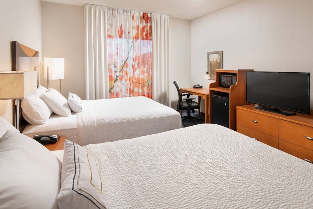 Room, 2 Queen Beds (Mobility Accessible, Tub)