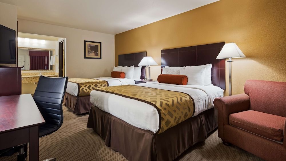 Best Western Copper Hills Inn Standard Room, 2 Queen Beds, Non Smoking, Refrigerator & Microwave 2