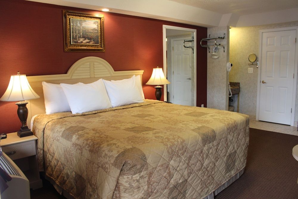 Country View Inn & Suites Atlantic City Premium Room, 1 Queen Bed, Non Smoking, Refrigerator & Microwave 2