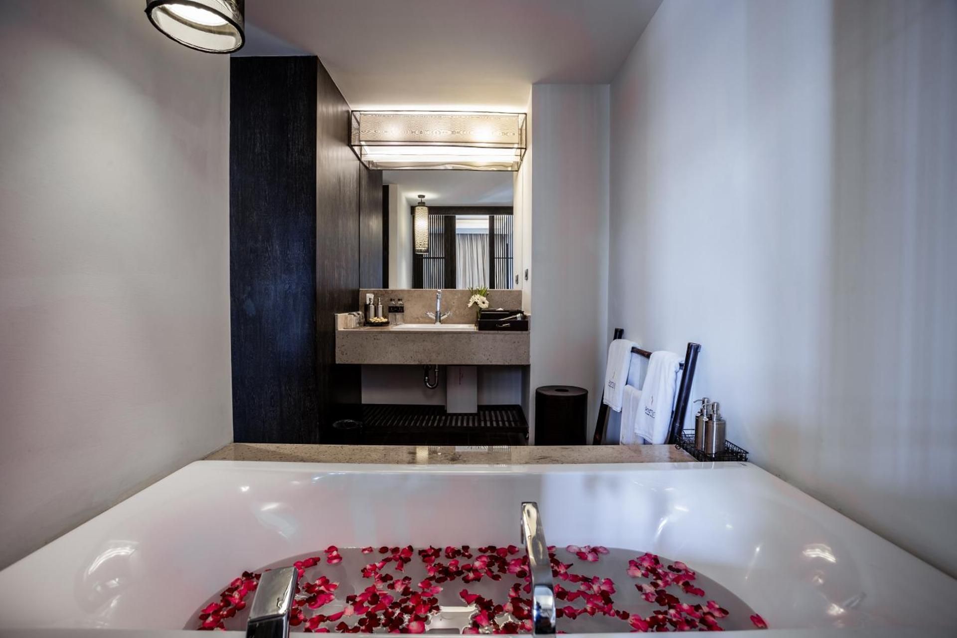 Twin Room with Bath