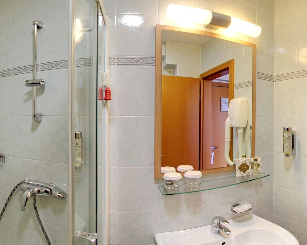 Hotel Astoria Bled Standard Single Room, 1 Twin Bed 4