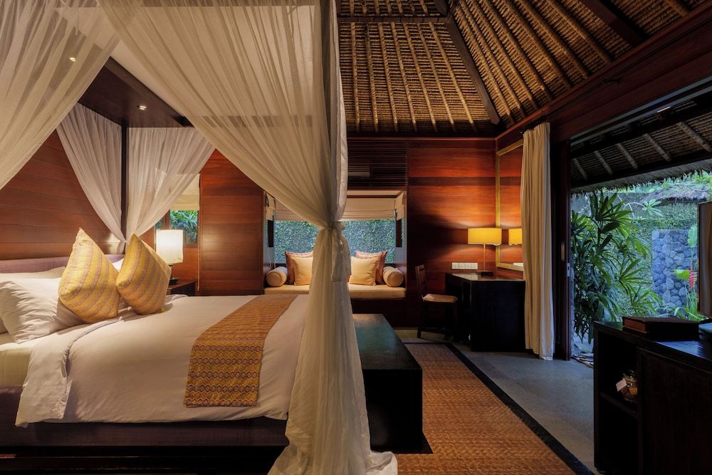 One Bedroom Deluxe Pool Villa with Free Benefit