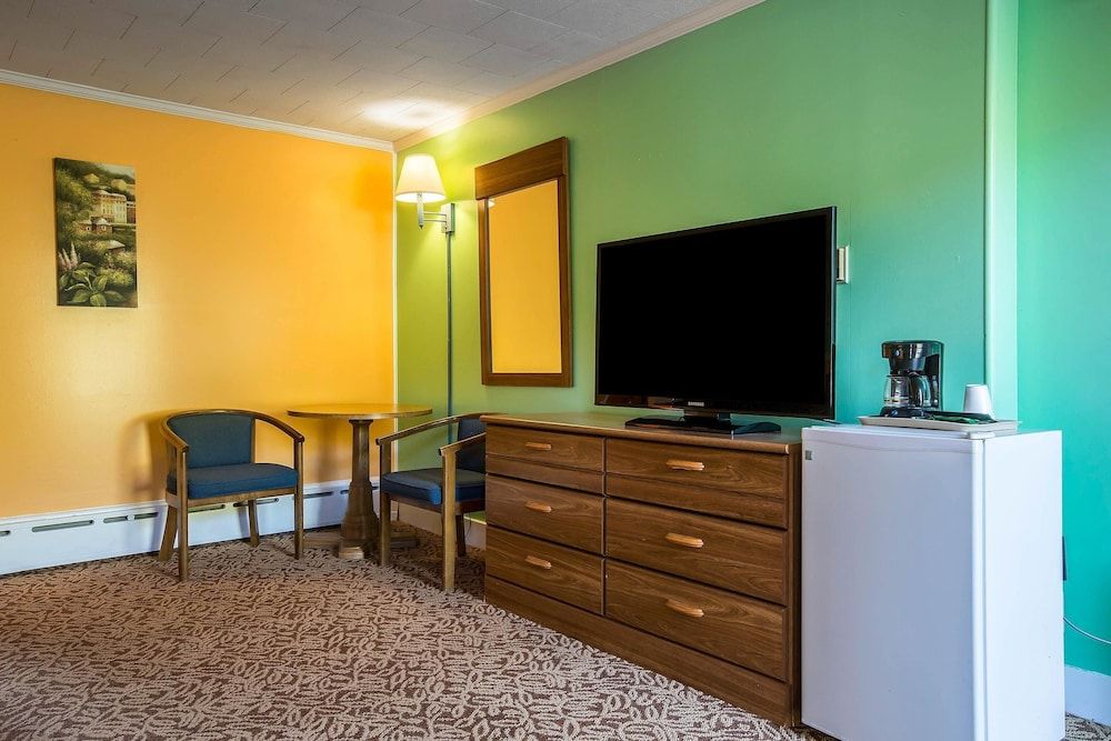Standard Room, 2 Queen Beds, Non Smoking