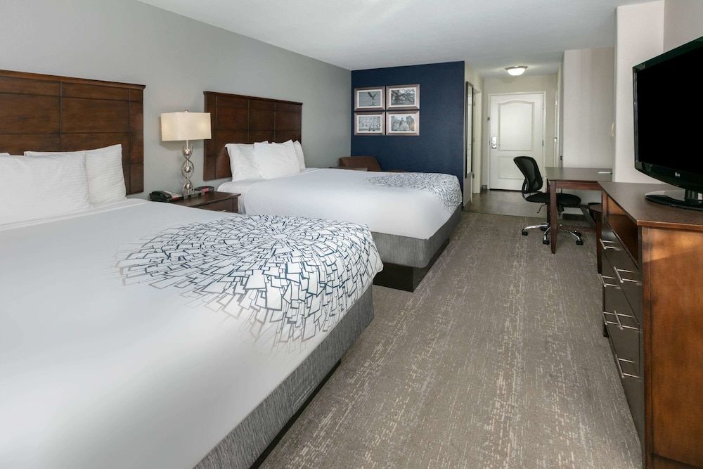 Room, 2 Queen Beds, Non Smoking