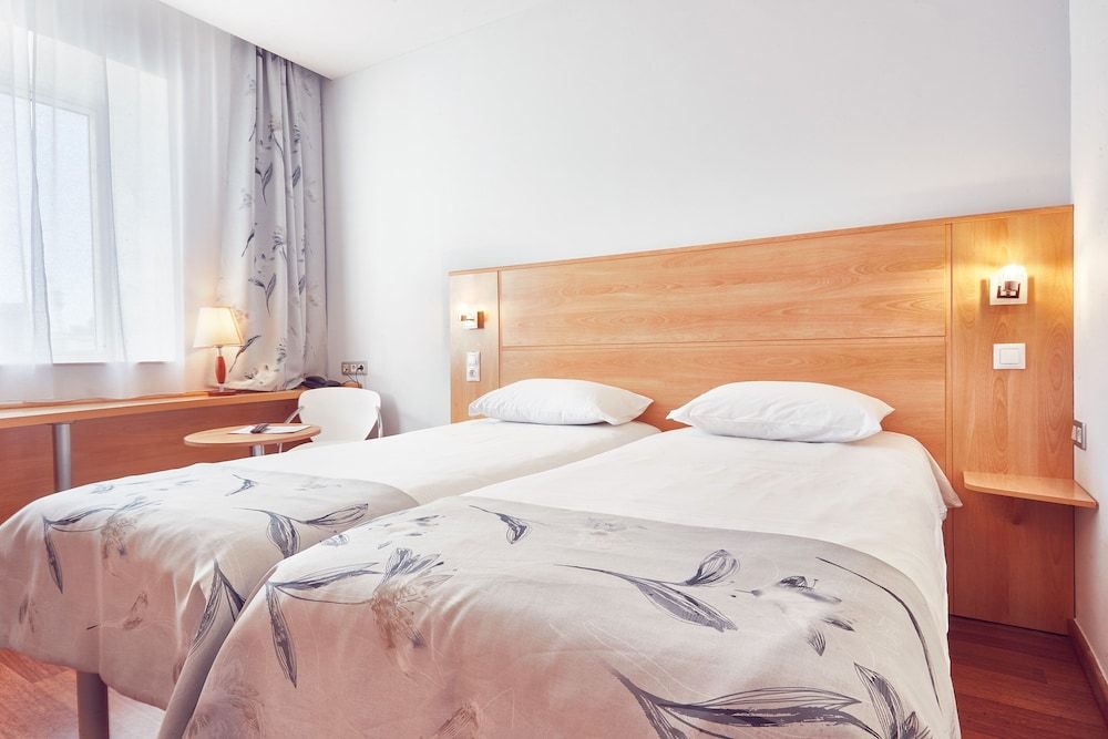 MyContinental Sibiu Standard Twin Room 4