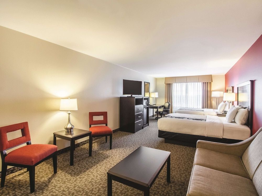 Deluxe Suite, 2 Queen Beds, Non Smoking