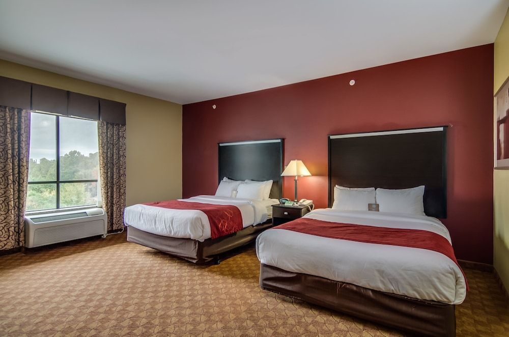 Suite, 2 Queen and Sofa Bed, Accessible