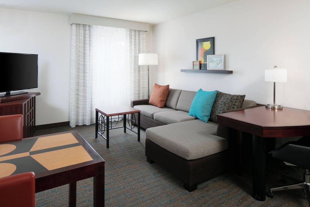 Studio, 1 King Bed with Sofa bed (Mobility/Hearing Accessible, Tub)