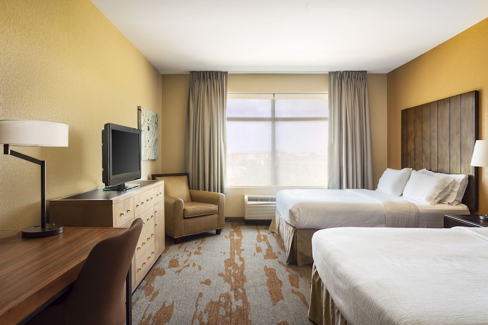 Standard Room, 2 Queen Beds, Accessible (Accessible Tub)