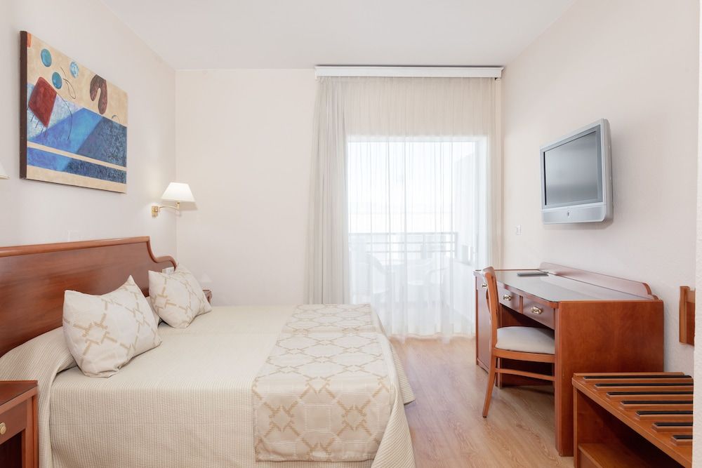 Double Room (2 adults and 1 child)